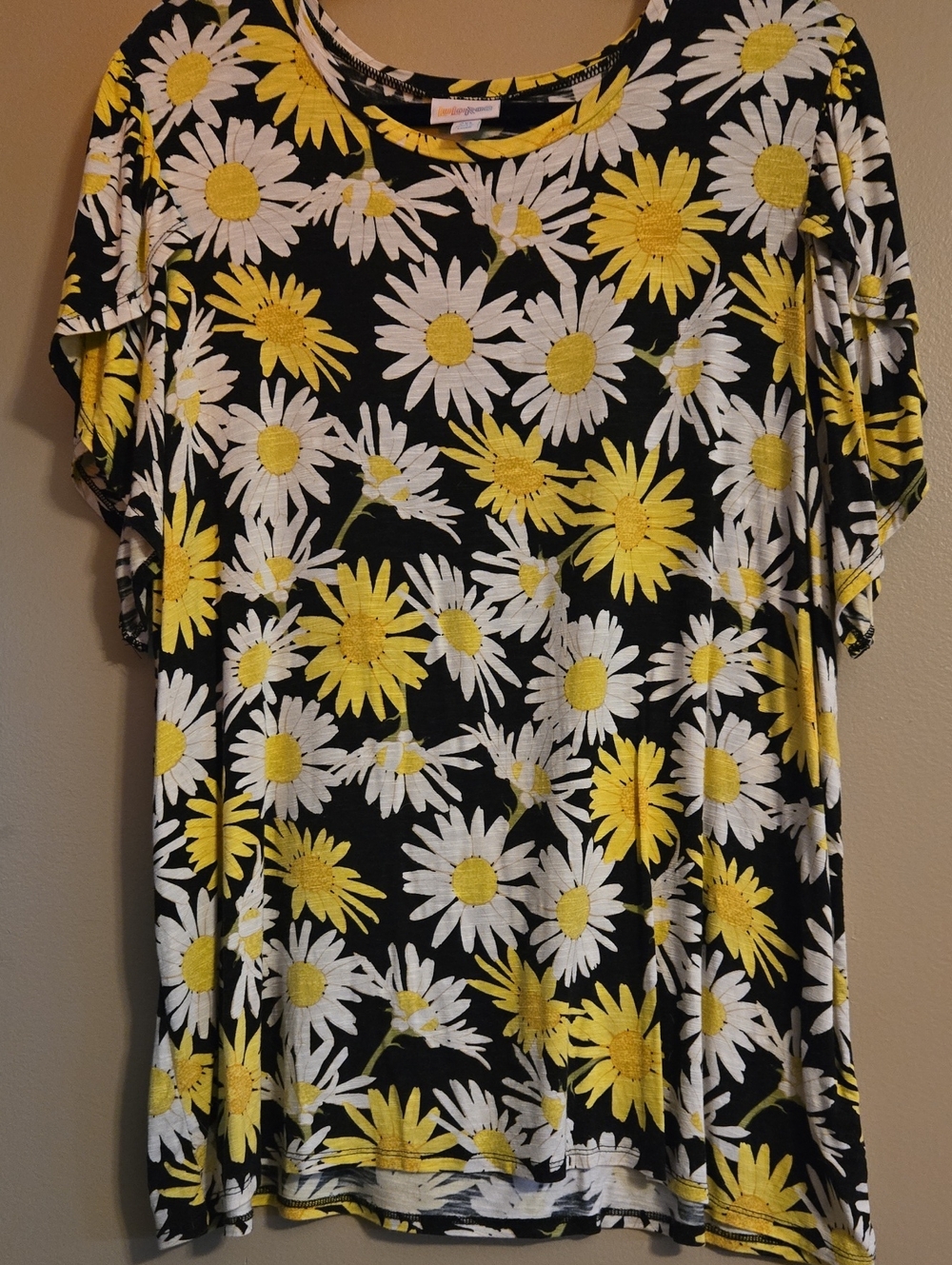 LuLaRoe Black Tee with Yellow & White Daisy Print